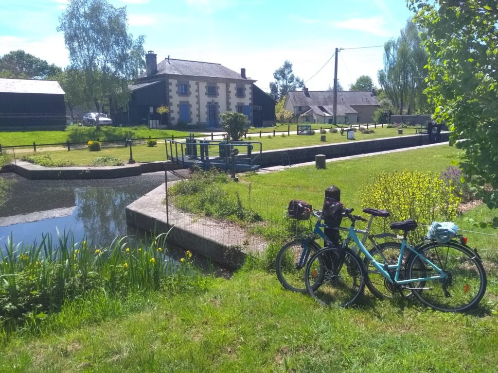 Cycle path at Hédé-Bazouges